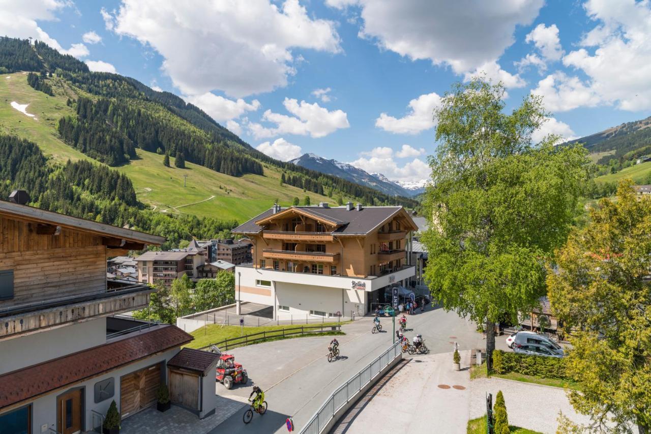 Appartements Bernhofer Saalbach-Hinterglemm Bagian luar foto